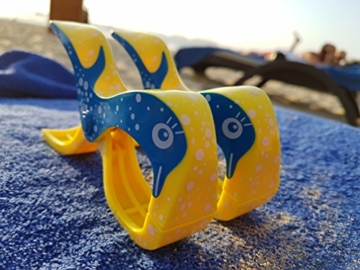 4 Stück Tuuli Beach Towel Clips - Hochwertige Strandtuchklammern im Premium Design (Sharky Türkis/Delphin Blau) - 2